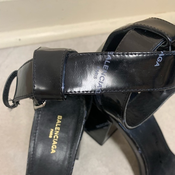 Balenciaga logo block sandals - Picture 2 of 10